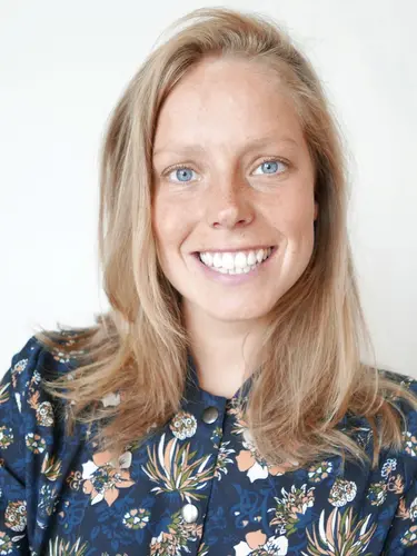 Portrait von Vikarin Johanna Stamm