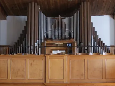 Die Orgel in der Emmaus Kirche Zehlendorf von vorne